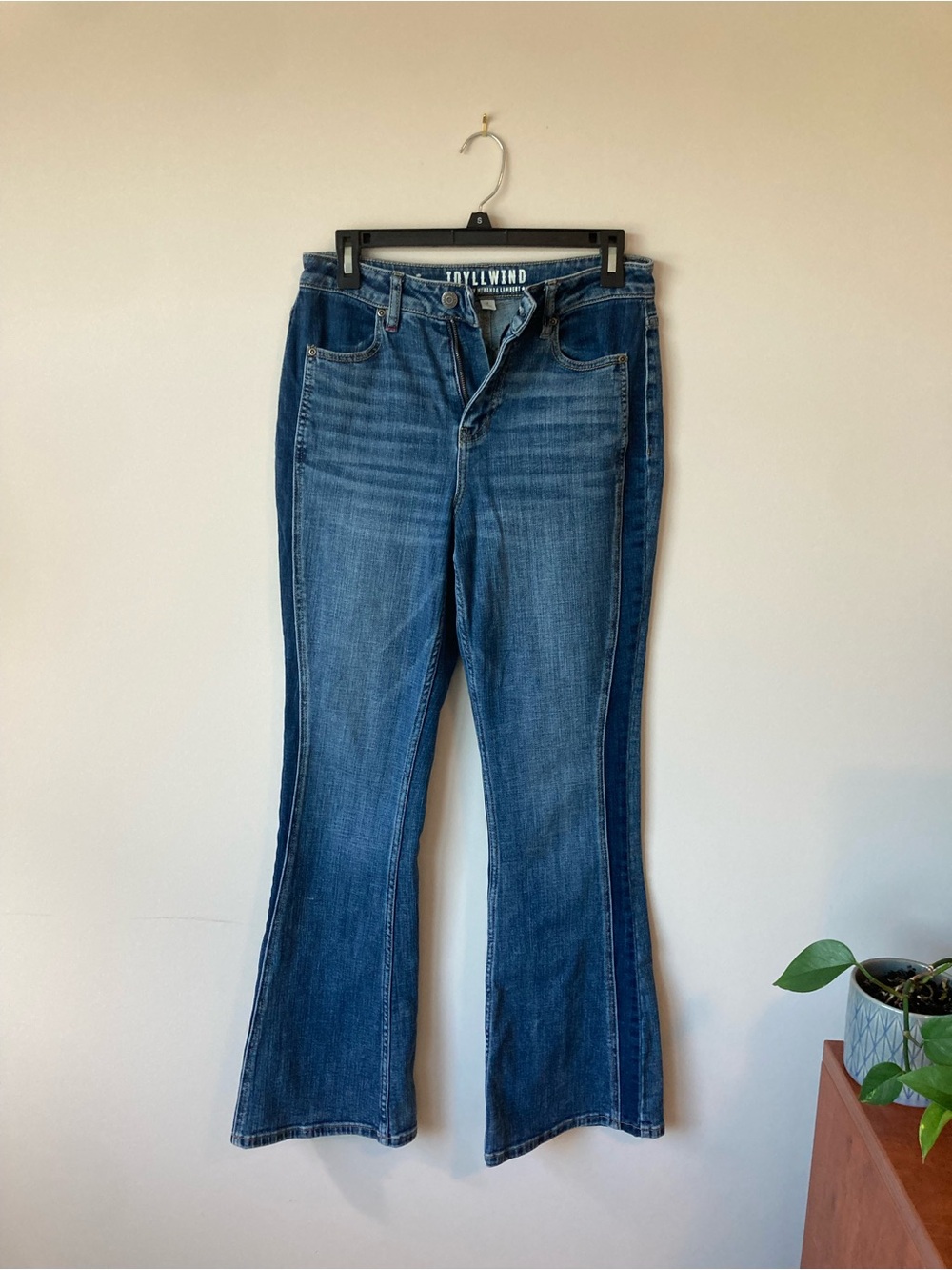 Idyllwind Two-Tone Mid-Rise Flare Jeans in Blue